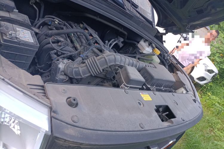 Used Wuling Hongguang PLUS 2020 1.5L Manual Standard Edition 5 Seats Engine Bay Left