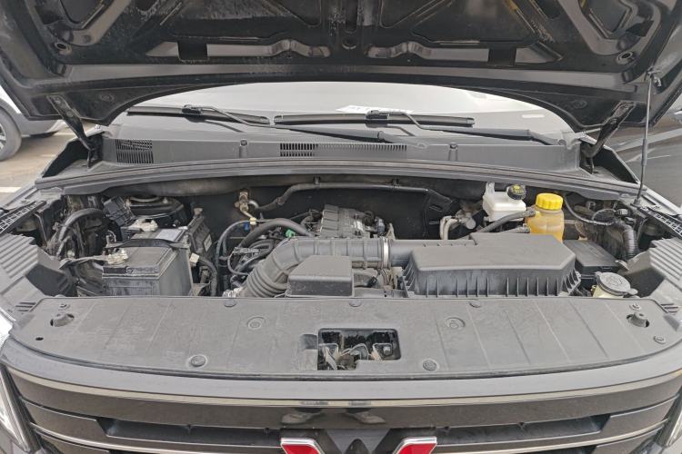Used Wuling Hongguang PLUS 2020 1.5L Manual Standard Edition 7-Seater Engine Bay