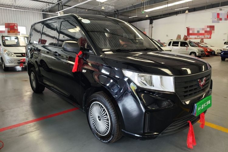 Used Wuling Hongguang PLUS 2020 1.5L Manual Standard Edition 5 Seats Exterior 1
