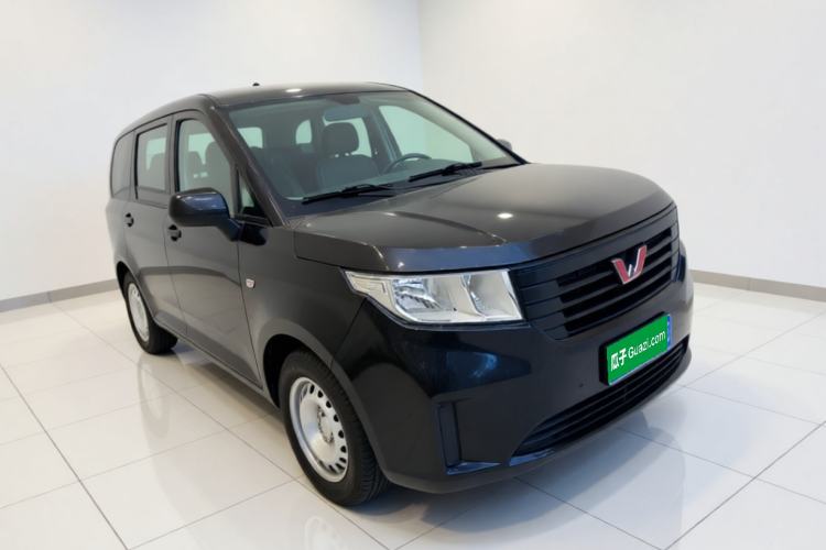 Used Wuling Hongguang PLUS 2020 1.5L Manual Standard Edition 5 Seats Exterior 2