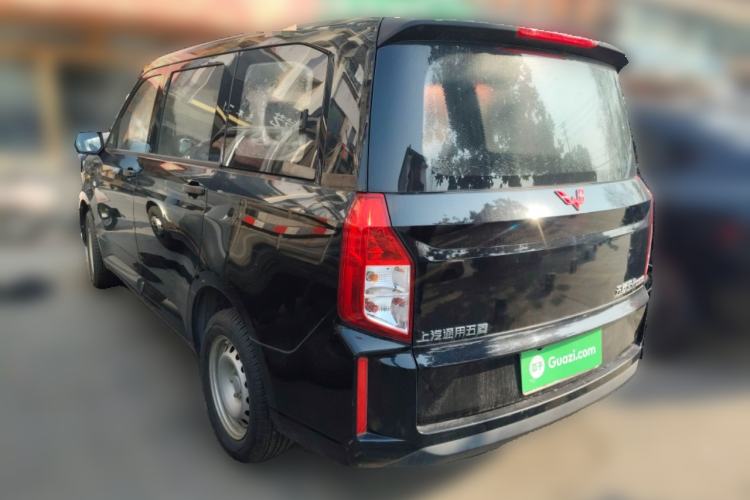 Used Wuling Hongguang PLUS 2020 1.5L Manual Standard Edition 5 Seats Exterior 3