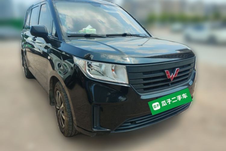 Used Wuling Hongguang PLUS 2020 1.5L Manual Standard Edition 5 Seats Front Right 45 Deg