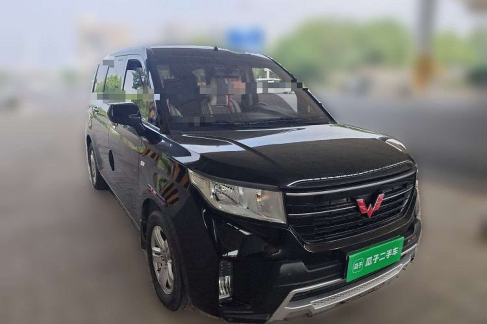 Used Wuling Hongguang PLUS 2020 1.5L Manual Comfort 7-Seater Front Right 45 Deg