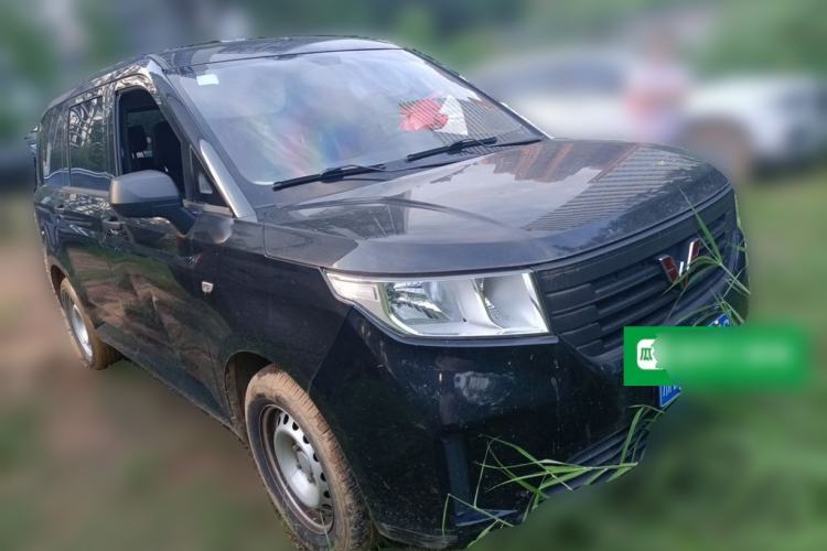 Used Wuling Hongguang PLUS 2020 1.5L Manual Standard Edition 5 Seats Front Right 45 Deg