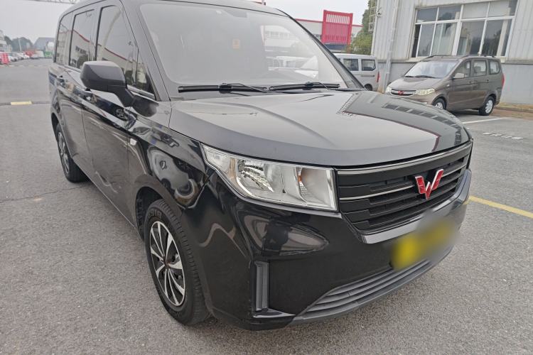 Used Wuling Hongguang PLUS 2020 1.5L Manual Standard Edition 7-Seater Front Right 45 Deg