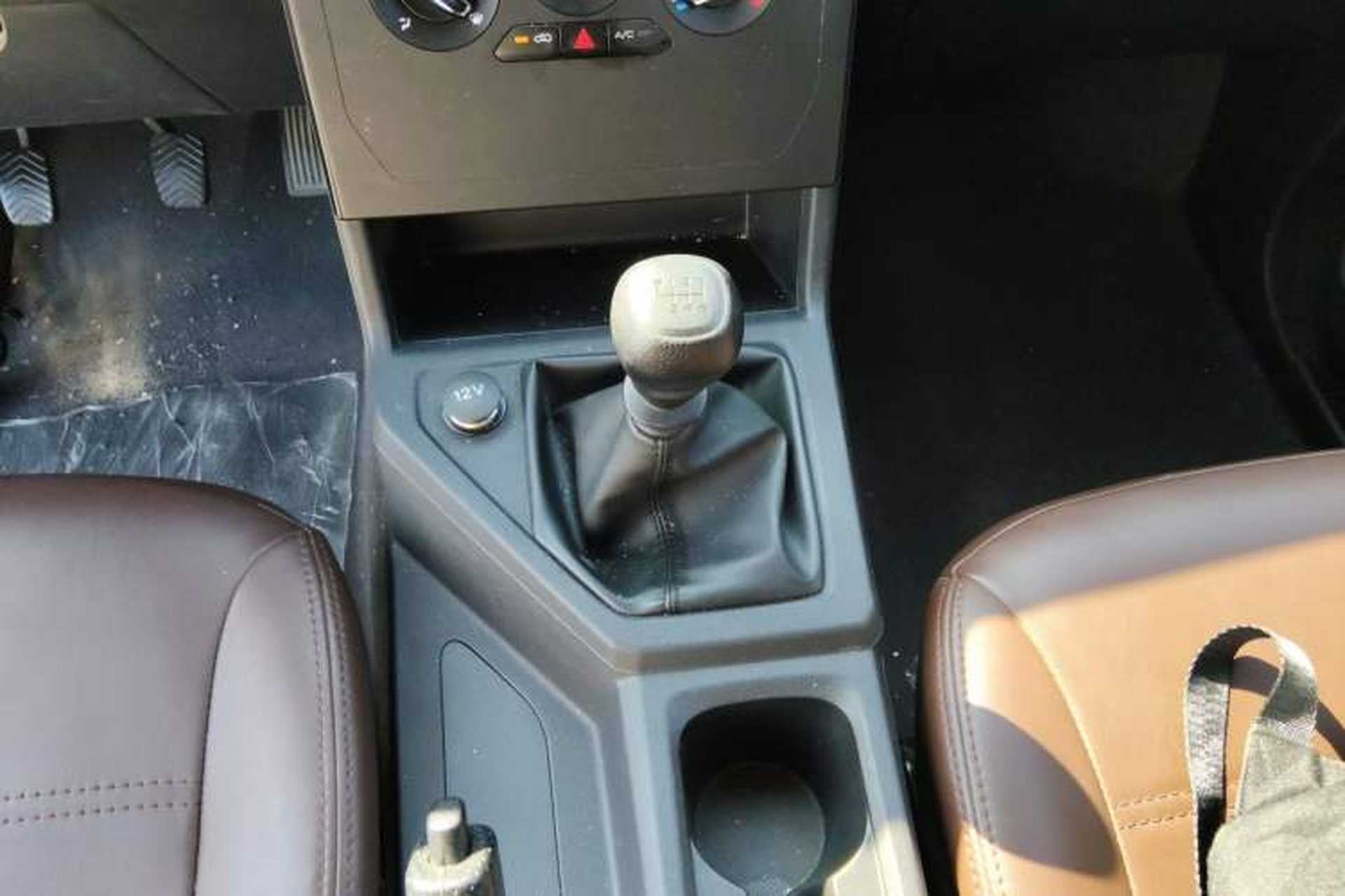 Used Wuling Hongguang PLUS 2020 1.5L Manual Standard Edition 5 Seats Gear Lever