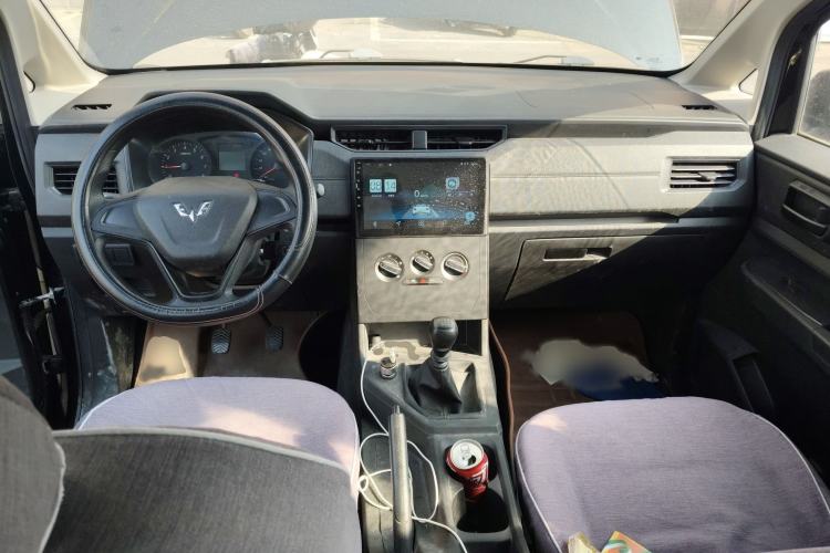 Used Wuling Hongguang PLUS 2020 1.5L Manual Standard Edition 5 Seats Interior 2