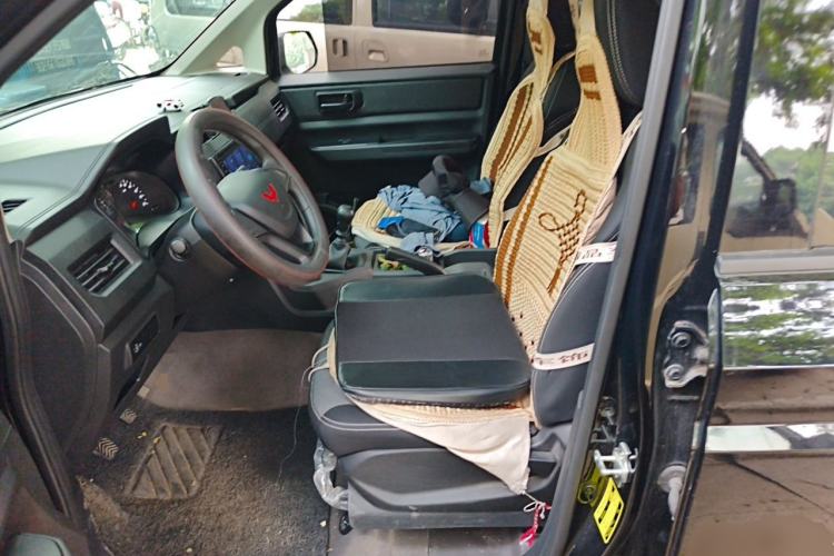 Used Wuling Hongguang PLUS 2020 1.5L Manual Standard Edition 5 Seats Left Front Seat