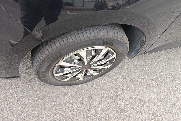 Used Wuling Hongguang PLUS 2020 1.5L Manual Standard Edition 7-Seater Left Front Wheel Hub