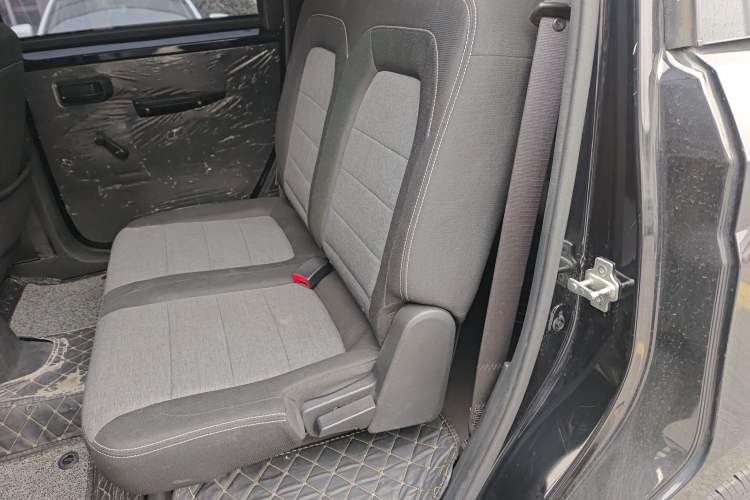 Used Wuling Hongguang PLUS 2020 1.5L Manual Standard Edition 7-Seater Left Rear Seat