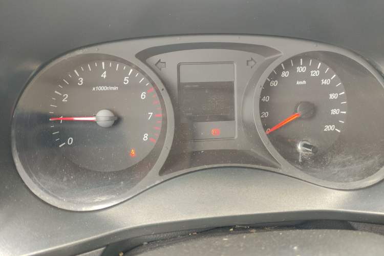 Used Wuling Hongguang PLUS 2020 1.5L Manual Standard Edition 5 Seats Odometer Close Up