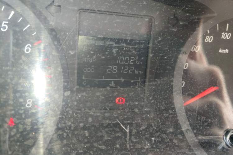 Used Wuling Hongguang PLUS 2020 1.5L Manual Standard Edition 5 Seats Odometer Close Up