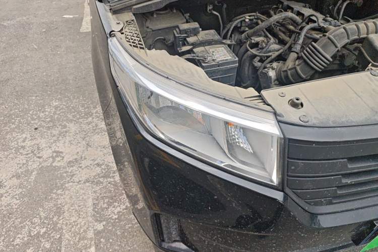 Used Wuling Hongguang PLUS 2020 1.5L Manual Standard Edition 5 Seats Right Front Headlight