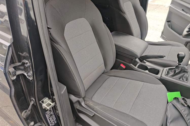 Used Wuling Hongguang PLUS 2020 1.5L Manual Standard Edition 7-Seater Right Front Seat