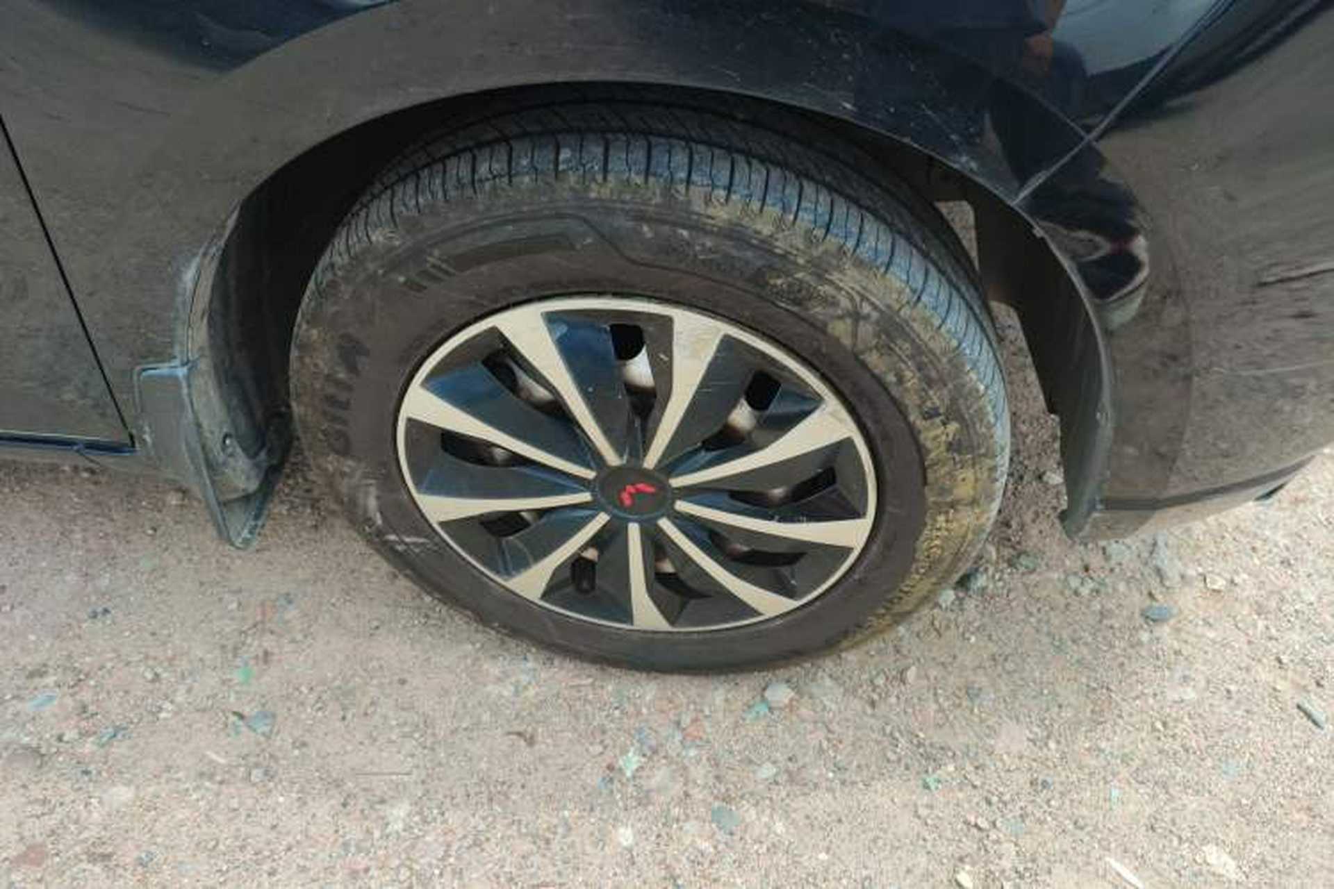 Used Wuling Hongguang PLUS 2020 1.5L Manual Standard Edition 5 Seats Right Front Wheel Hub