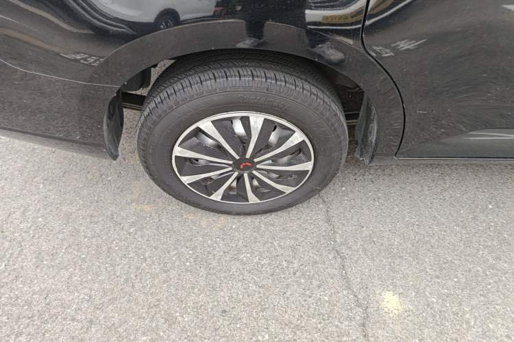 Used Wuling Hongguang PLUS 2020 1.5L Manual Standard Edition 7-Seater Right Rear Wheel Hub