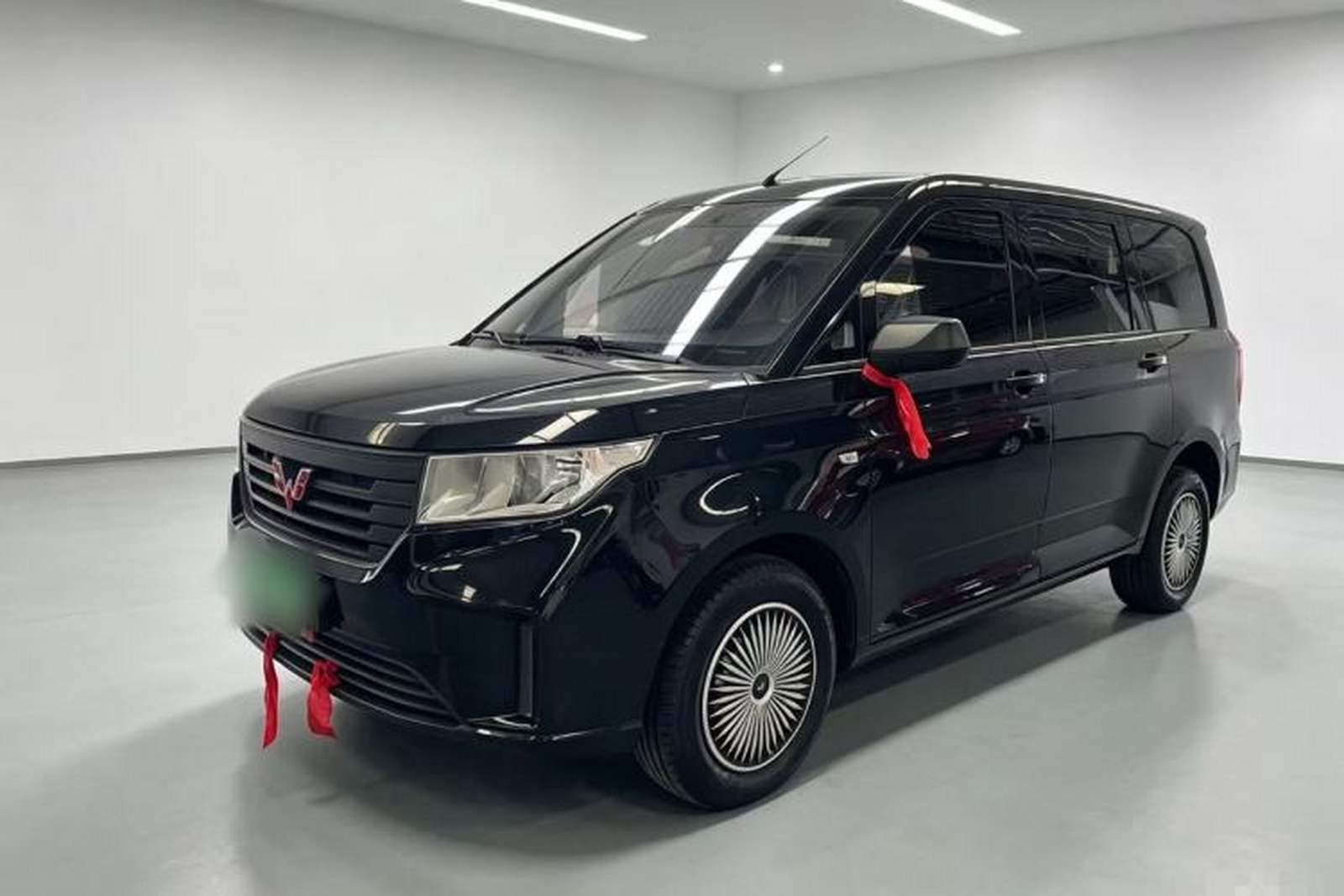 Фото Wuling с площадки