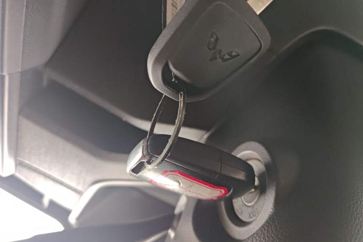 Used Wuling Hongguang PLUS 2020 1.5L Manual Standard Edition 7-Seater Vehicle Key