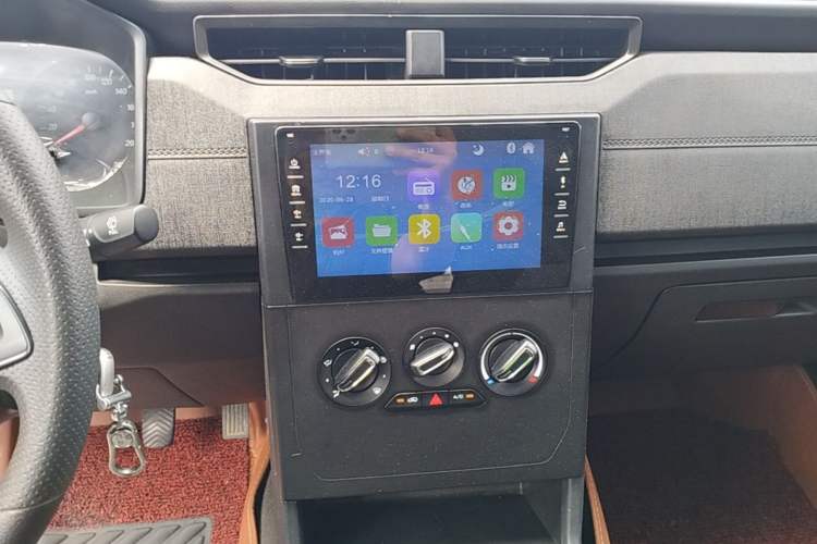 Used Wuling Hongguang PLUS 2020 1.5L Manual Standard Edition 7-Seater Audio And AC Panel
