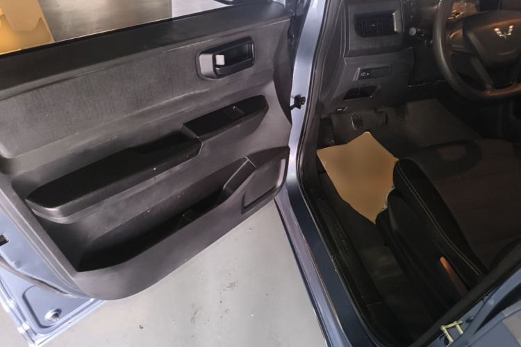 Used Wuling Hongguang PLUS 2020 1.5L Manual Standard Edition 5 Seats Driver Seat