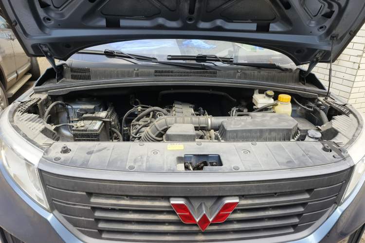 Used Wuling Hongguang PLUS 2020 1.5L Manual Standard Edition 5 Seats Engine Bay
