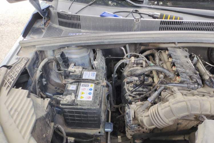 Used Wuling Hongguang PLUS 2020 1.5L Manual Standard Edition 5 Seats Engine Bay Right