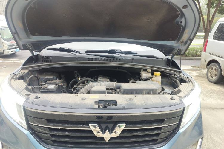 Used Wuling Hongguang PLUS 2020 1.5L Manual Comfort 7-Seater Engine Bay