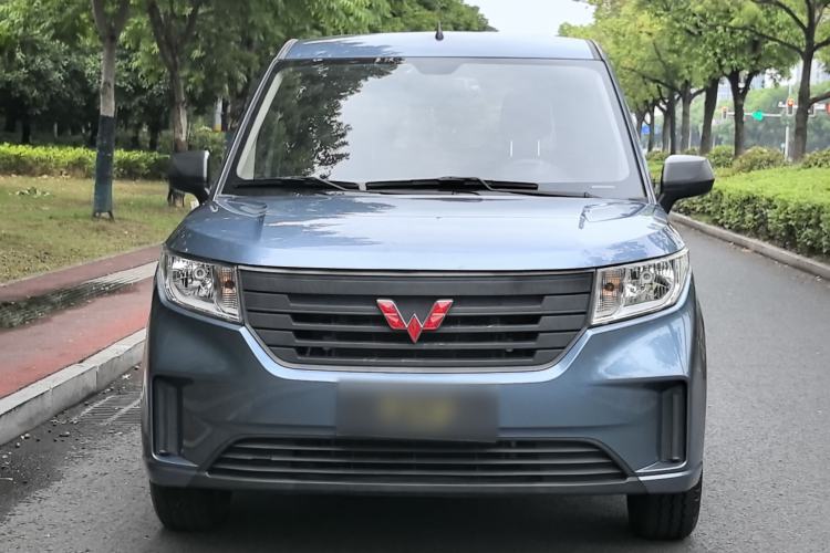 Used Wuling Hongguang PLUS 2020 1.5L Manual Standard Edition 5 Seats Exterior 1