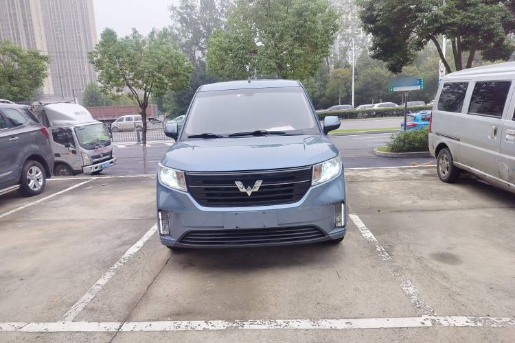 Used Wuling Hongguang PLUS 2020 1.5L Manual Comfort 7-Seater Exterior 1