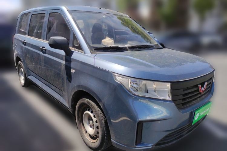 Used Wuling Hongguang PLUS 2020 1.5L Manual Standard Edition 5 Seats Exterior 2