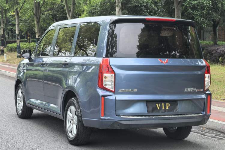Used Wuling Hongguang PLUS 2020 1.5L Manual Standard Edition 5 Seats Exterior 3