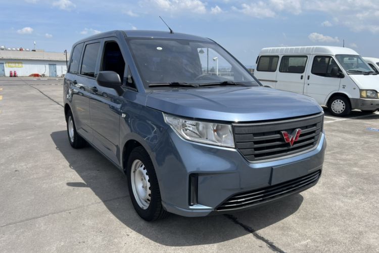 Used Wuling Hongguang PLUS 2020 1.5L Manual Standard Edition 7-Seater Exterior 3