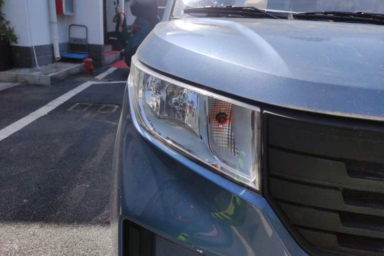 Used Wuling Hongguang PLUS 2020 1.5L Manual Standard Edition 5 Seats Exterior 6