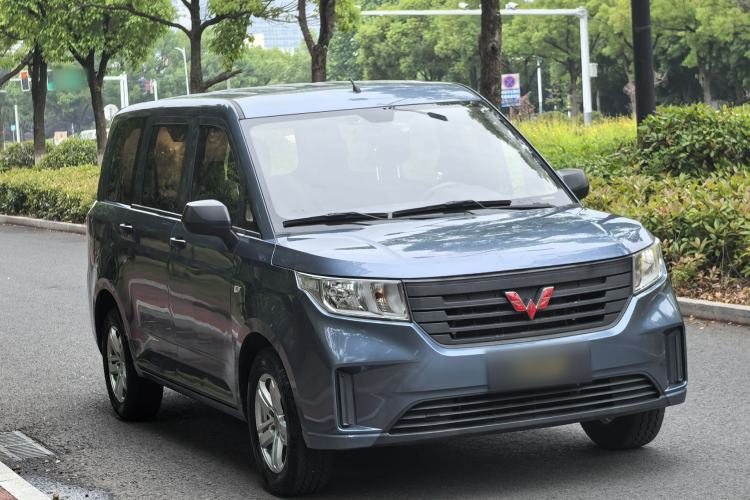 Used Wuling Hongguang PLUS 2020 1.5L Manual Standard Edition 5 Seats Exterior 6