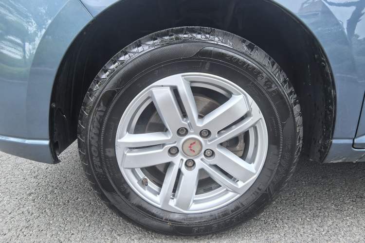 Used Wuling Hongguang PLUS 2020 1.5L Manual Standard Edition 5 Seats Exterior 7