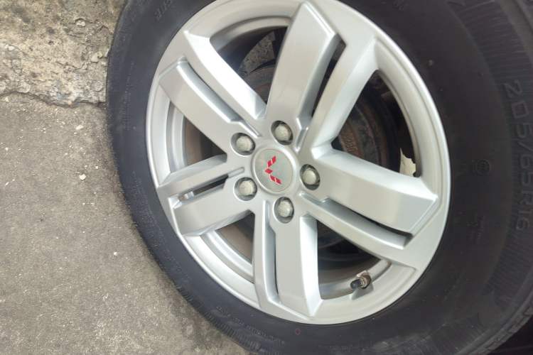 Used Wuling Hongguang PLUS 2020 1.5L Manual Comfort 7-Seater Exterior 8