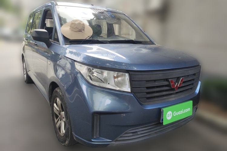 Used Wuling Hongguang PLUS 2020 1.5L Manual Standard Edition 5 Seats Front Right 45 Deg