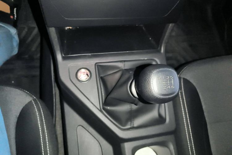 Used Wuling Hongguang PLUS 2020 1.5L Manual Standard Edition 5 Seats Gear Lever