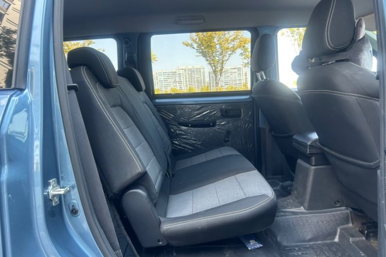 Used Wuling Hongguang PLUS 2020 1.5L Manual Standard Edition 5 Seats Interior 1