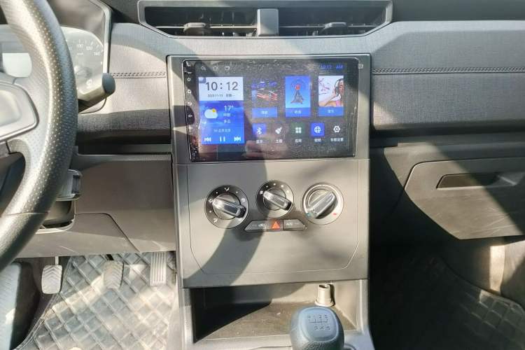 Used Wuling Hongguang PLUS 2020 1.5L Manual Standard Edition 5 Seats Interior 3