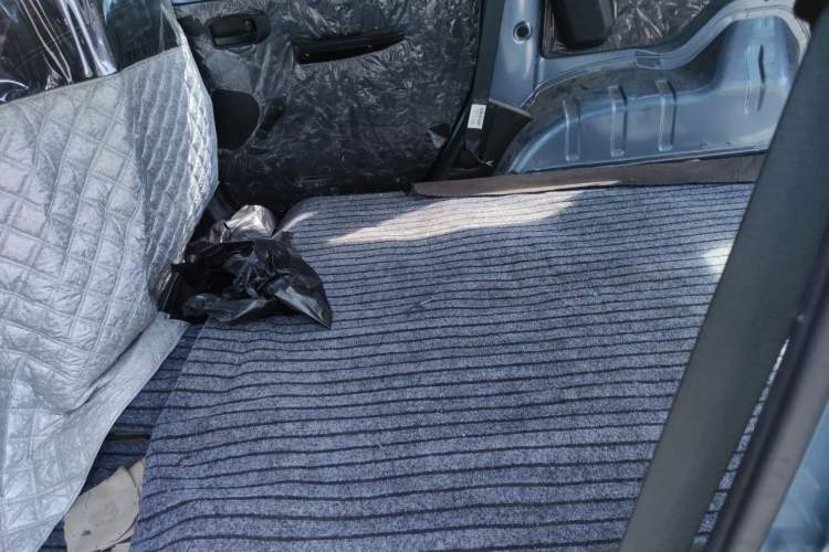 Used Wuling Hongguang PLUS 2020 1.5L Manual Standard Edition 5 Seats Interior 4