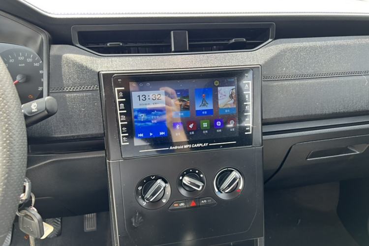Used Wuling Hongguang PLUS 2020 1.5L Manual Standard Edition 7-Seater Interior 4