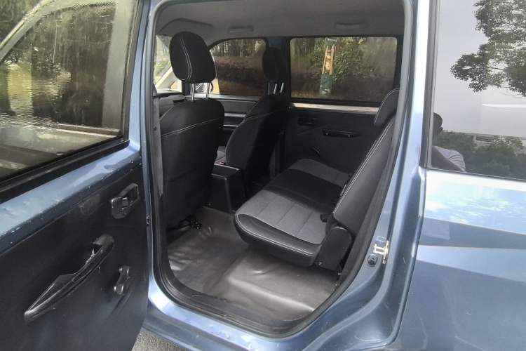 Used Wuling Hongguang PLUS 2020 1.5L Manual Standard Edition 5 Seats Interior 5