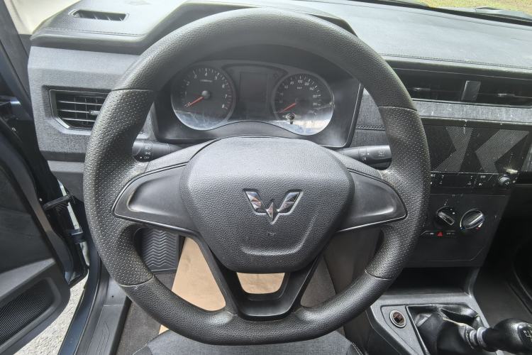 Used Wuling Hongguang PLUS 2020 1.5L Manual Standard Edition 5 Seats Interior 7