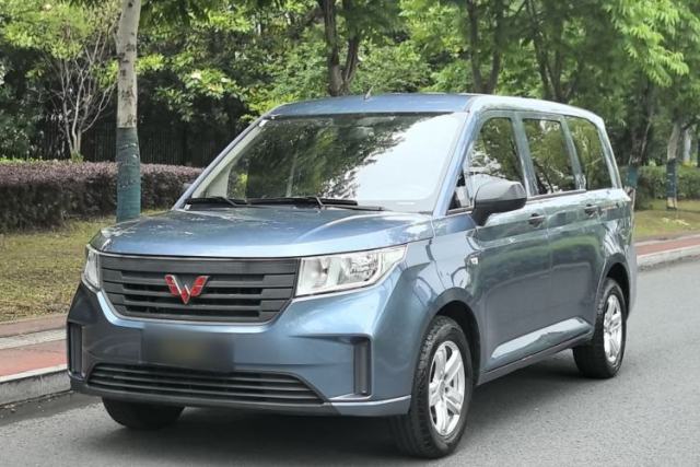 Used Wuling Hongguang PLUS 2020 1.5L Manual Standard Edition 5 Seats