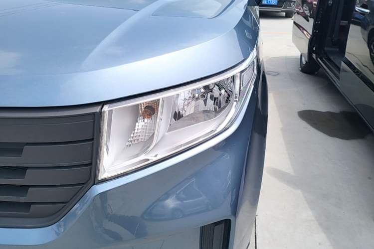 Used Wuling Hongguang PLUS 2020 1.5L Manual Standard Edition 7-Seater Left Front Headlight