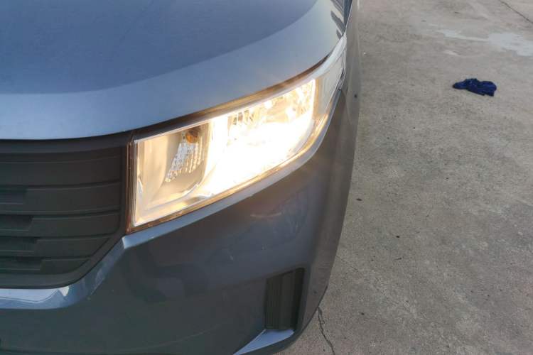 Used Wuling Hongguang PLUS 2020 1.5L Manual Standard Edition 5 Seats Left Front Headlight