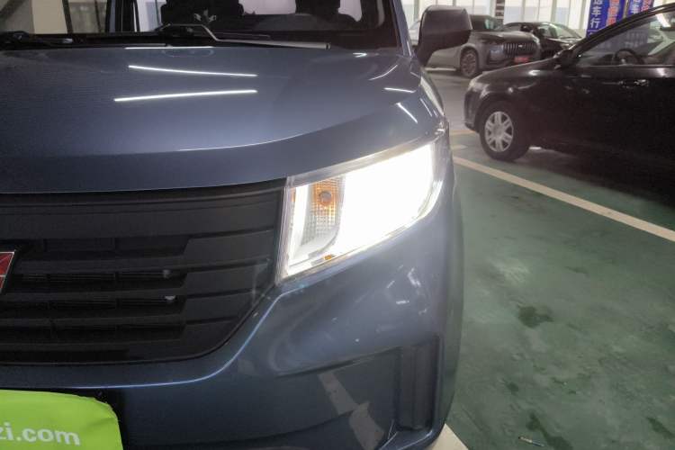 Used Wuling Hongguang PLUS 2020 1.5L Manual Standard Edition 5 Seats Left Front Headlight