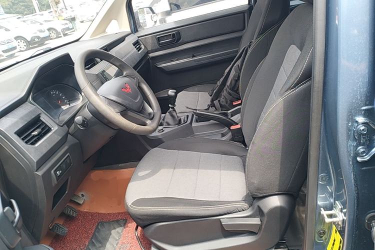 Used Wuling Hongguang PLUS 2020 1.5L Manual Standard Edition 7-Seater Left Front Seat