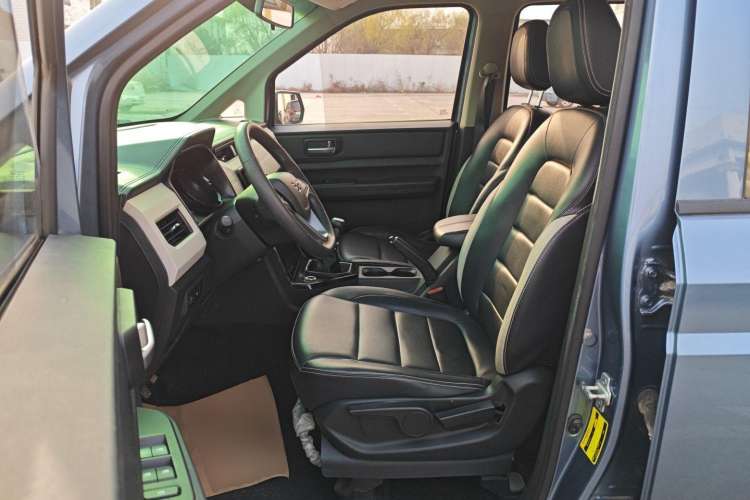 Used Wuling Hongguang PLUS 2020 1.5L Manual Comfort 7-Seater Left Front Seat